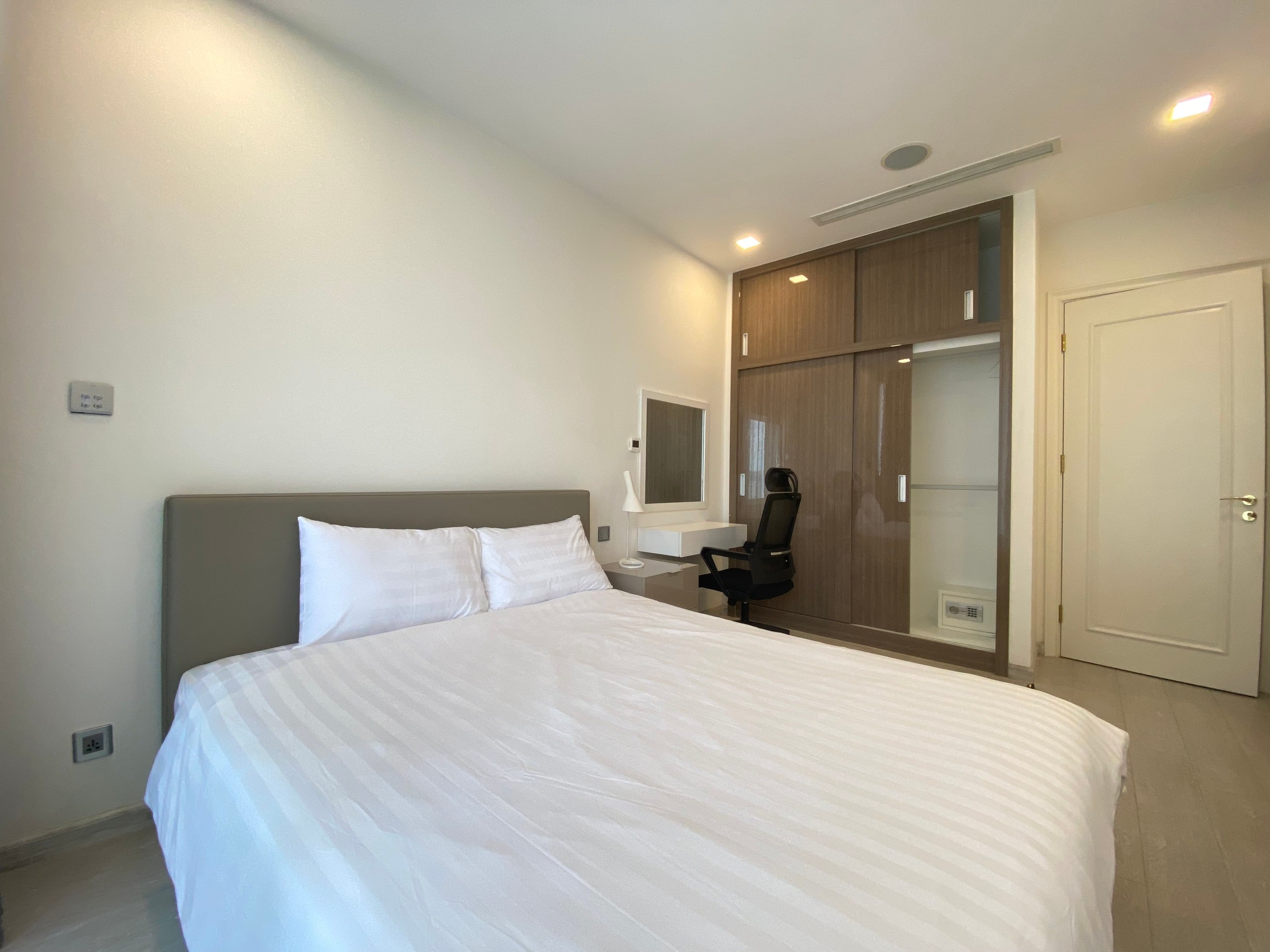 Vinhomes Golden River Bason 1BR for rent