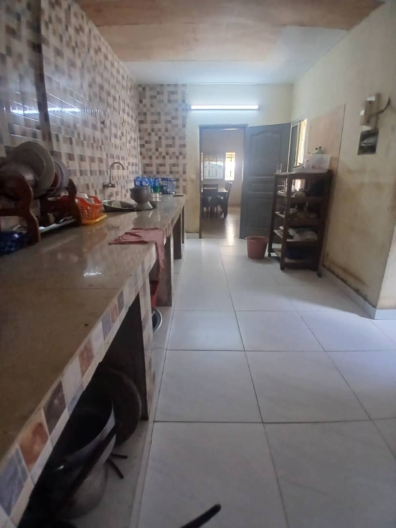 Villa duplex a vendre a cocody Belle côte 