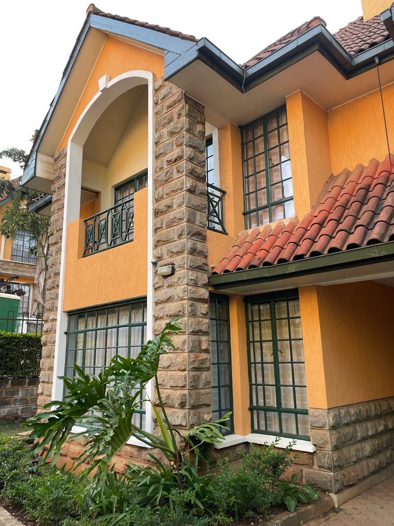 Maison de ville meublée de 5 chambres à louer à Lavington – 300 000 KES