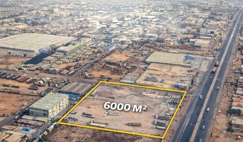 Terrain 6000m² a la ZAD vers Unimall