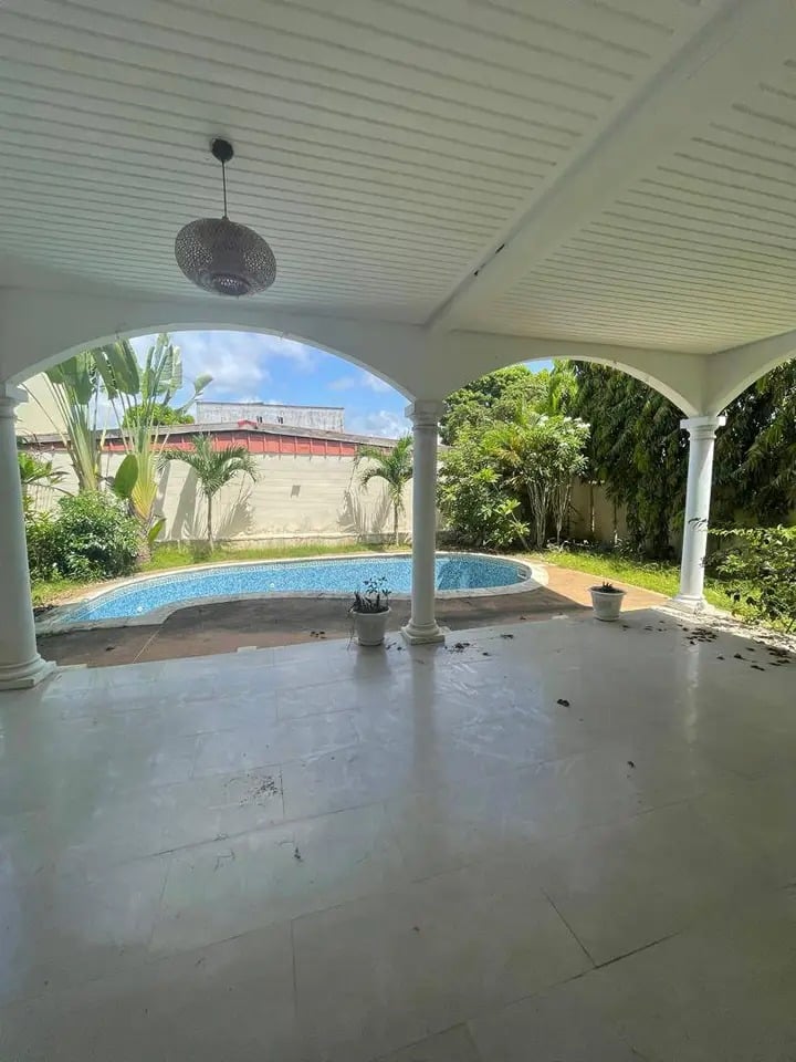 Villa Duplex de 8 pcs en location - Grand Bassam Cafop