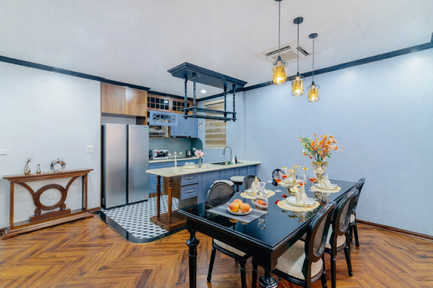 Elegant, modern 3 – bedroom apartment with balcony in Dang Thai Mai ...