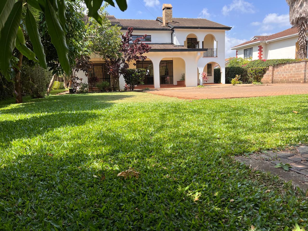 Casa familiar de 4 habitaciones en venta en Mountain View Estate – 50 millones de chelines kenianos