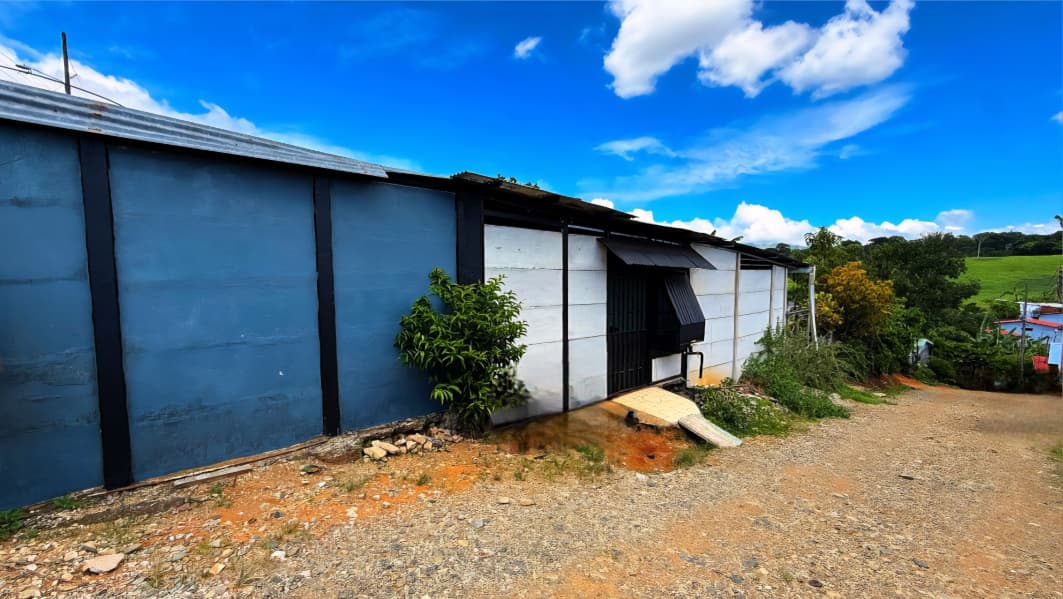 LOT WITH 6 APARTMENTS FOR INVESTMENT AND DEVELOPMENT IN PAVONES, PEREZ ZELEDON