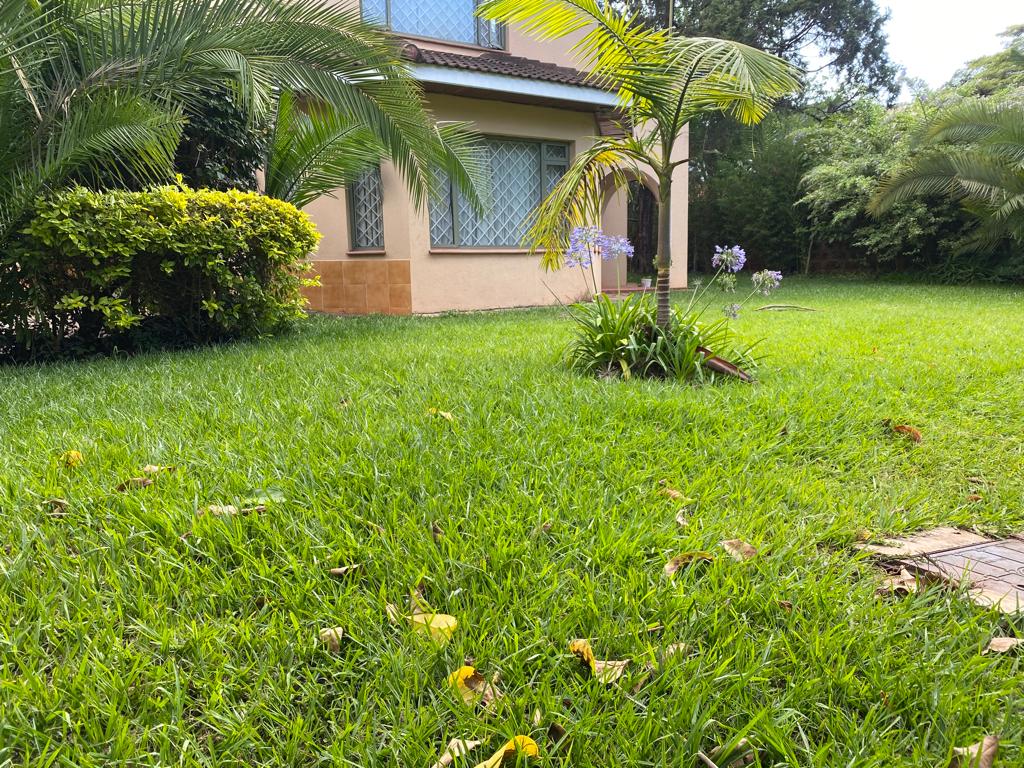 Casa a schiera con 5 camere da letto in affitto a Lavington – Tutte con bagno privato | 300.000 KES