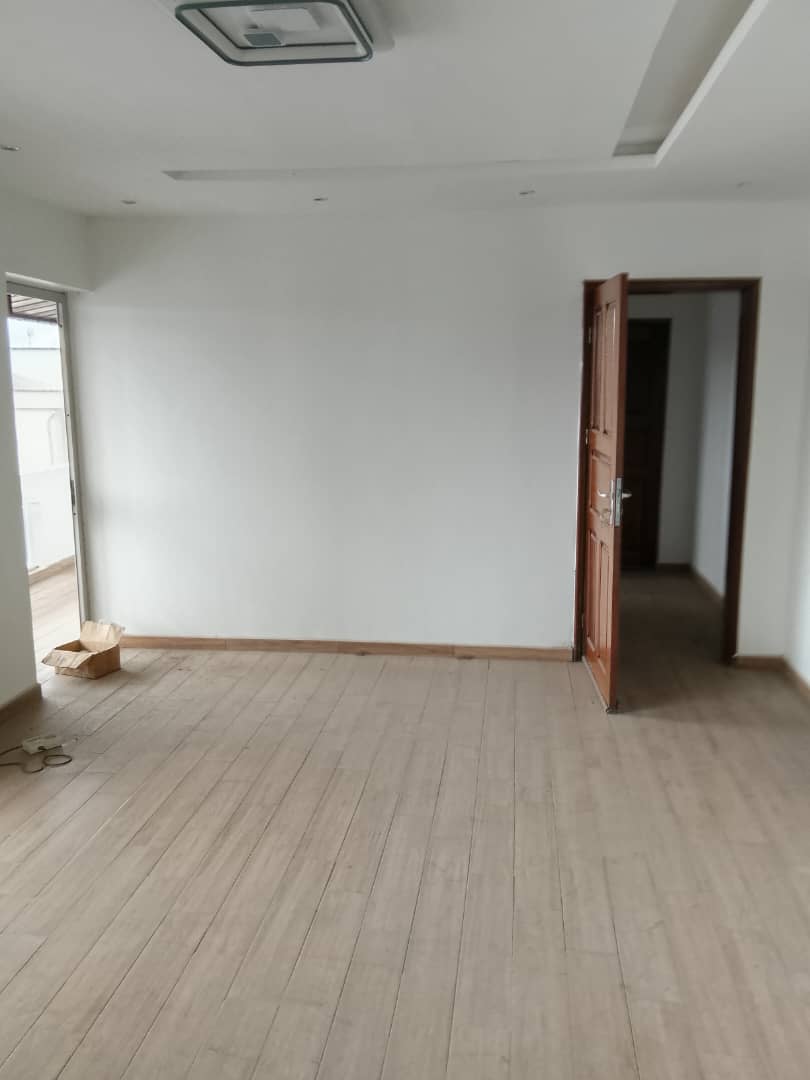 APPARTEMENT DE DEUX CHAMBRES À LOUER À BALI
