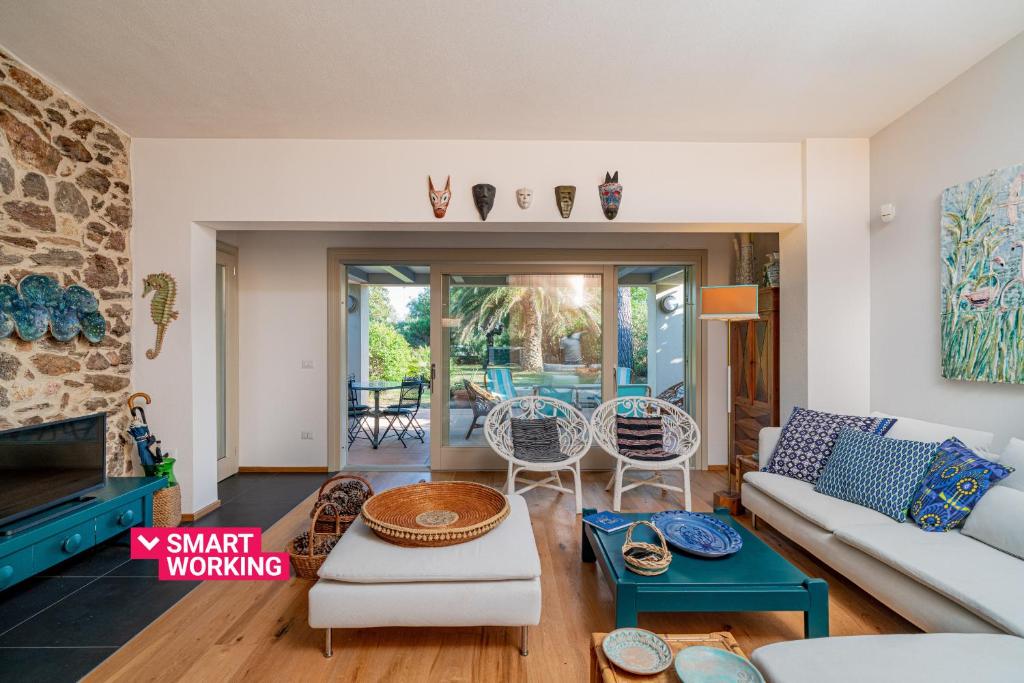Modern Villa Denia , 4 Bedrooms and Pool 