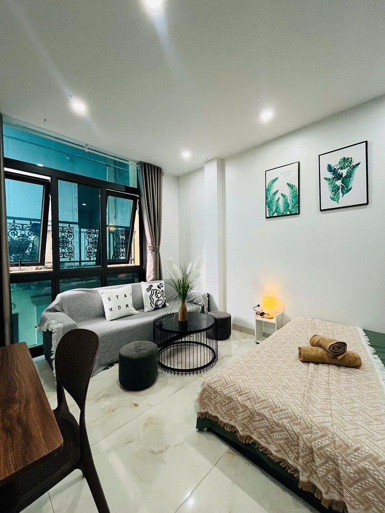 Nice, modern studio apartment in Ngoc Ha street, Ba Dinh district for rent