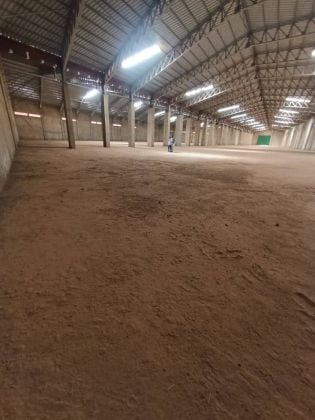 Entrepôt de 7000m² en location a Kossodo