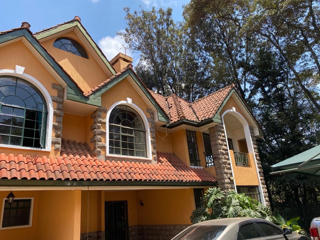 Casa a schiera con 5 camere da letto in affitto a Lavington – Tutte con bagno privato | 220.000 KES