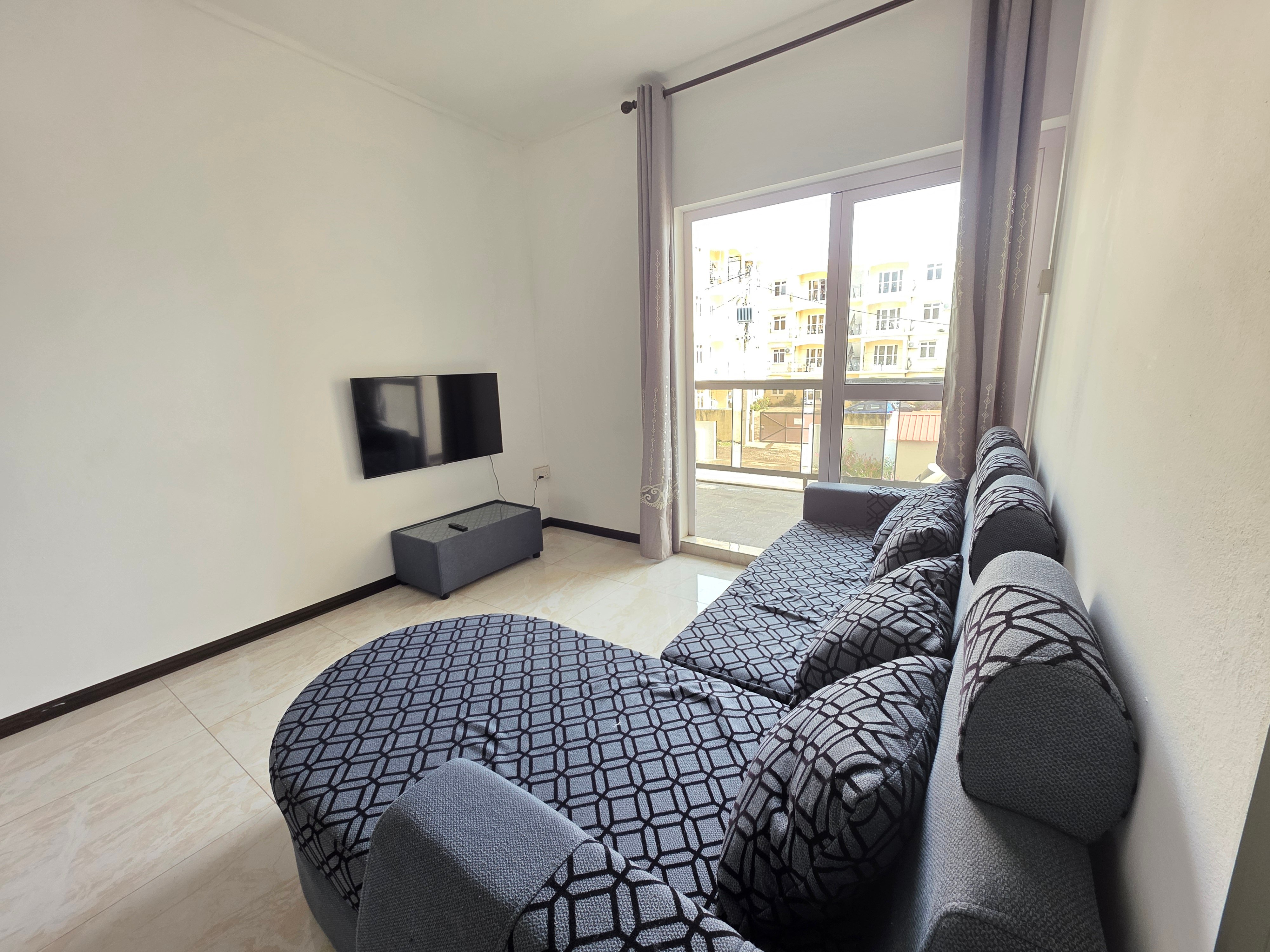 MAGNIFIQUE APPARTEMENT MEUBLÉ AU PREMIER ÉTAGE À LOUER À PEREYBERE