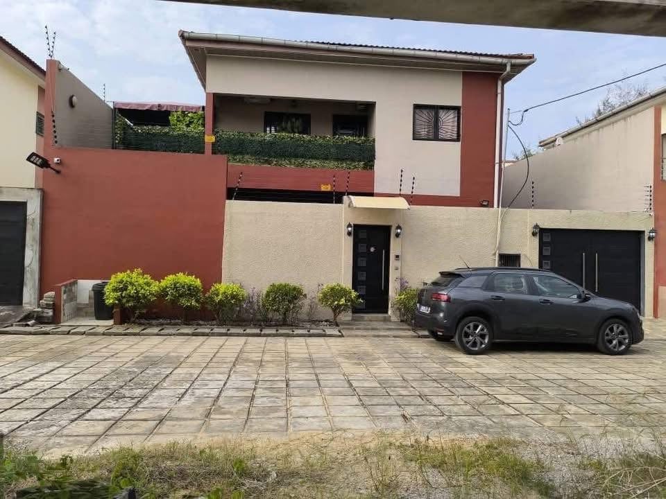 VILLA DUPLEX EN VENTE BASSAM MODESTE CITÉ AZUR 