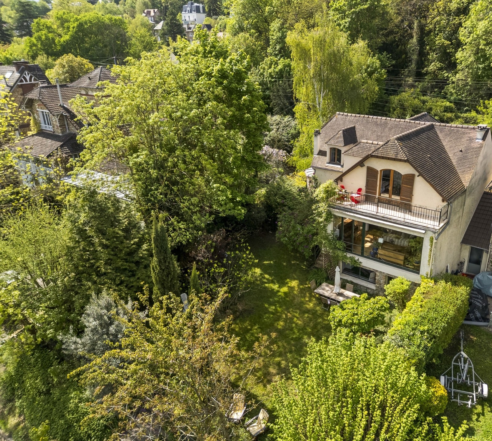 Riverside Living near the Seine & International School of Saint-Germain-en-Laye