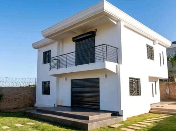 À LOUER - SUPERBE VILLA F4 AMBATOLAMPY TSIMAHAFOTSY 