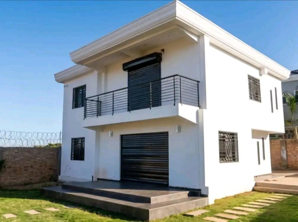 À LOUER - SUPERBE VILLA F4 AMBATOLAMPY TSIMAHAFOTSY 