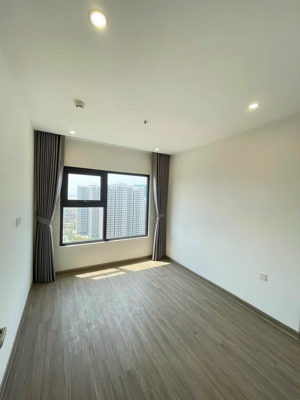 Direct owner offering a 31st-floor corner apartment for rent at BS10 building, Vinhomes Grand Park, Ho Chi Minh City, Vietnam