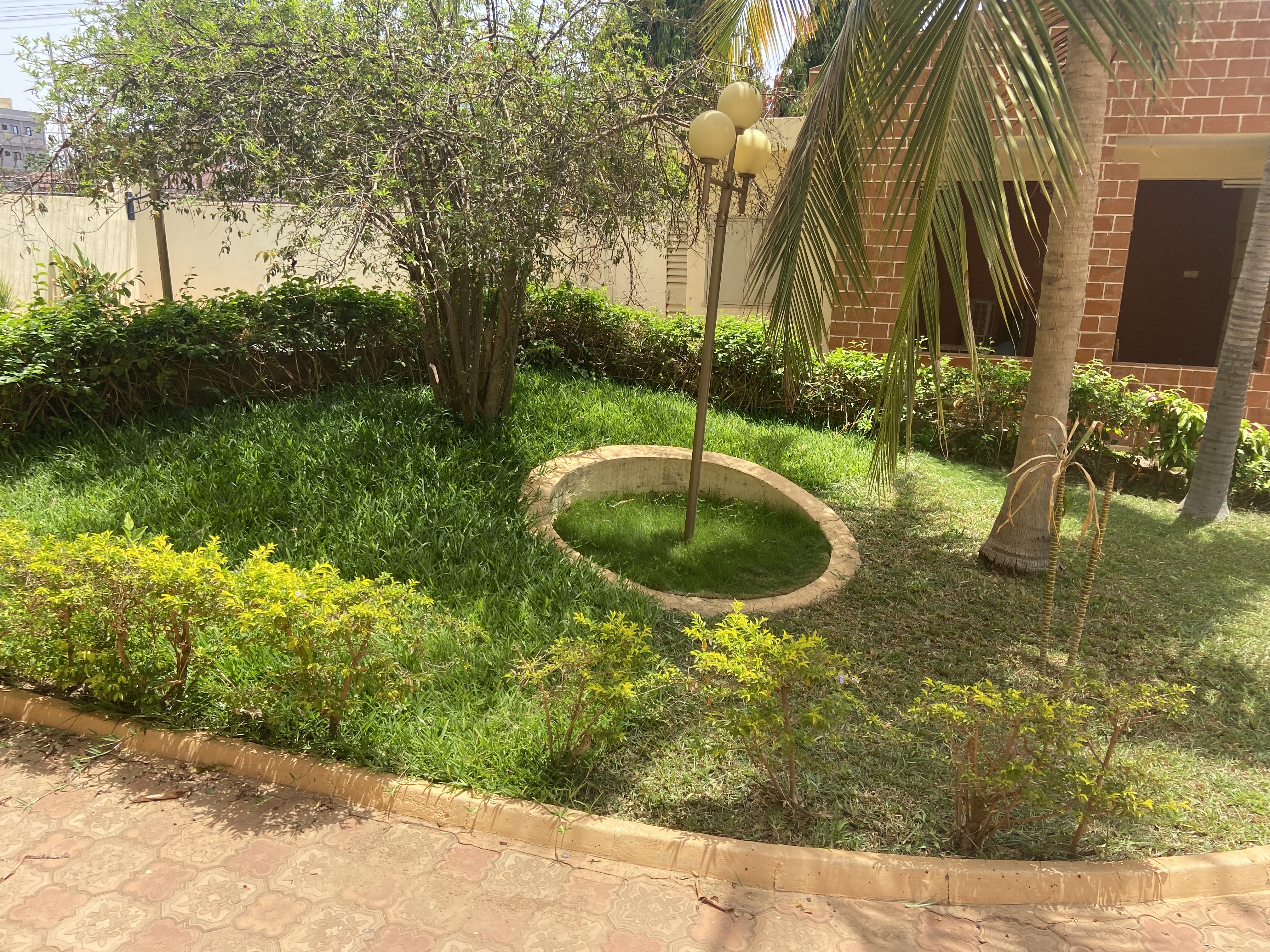 UN DUPLEX DE 08 PIÈCES EN LOCATION À OUAGA 2000, ZONE A SUR PERFECTOR IMMOBILIER