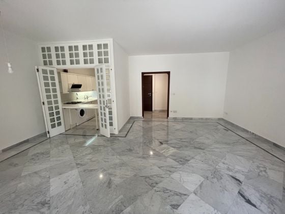 Apartment for rent in Achrafieh Saint Nicolas 3 bedrooms + balcony + 2 ...