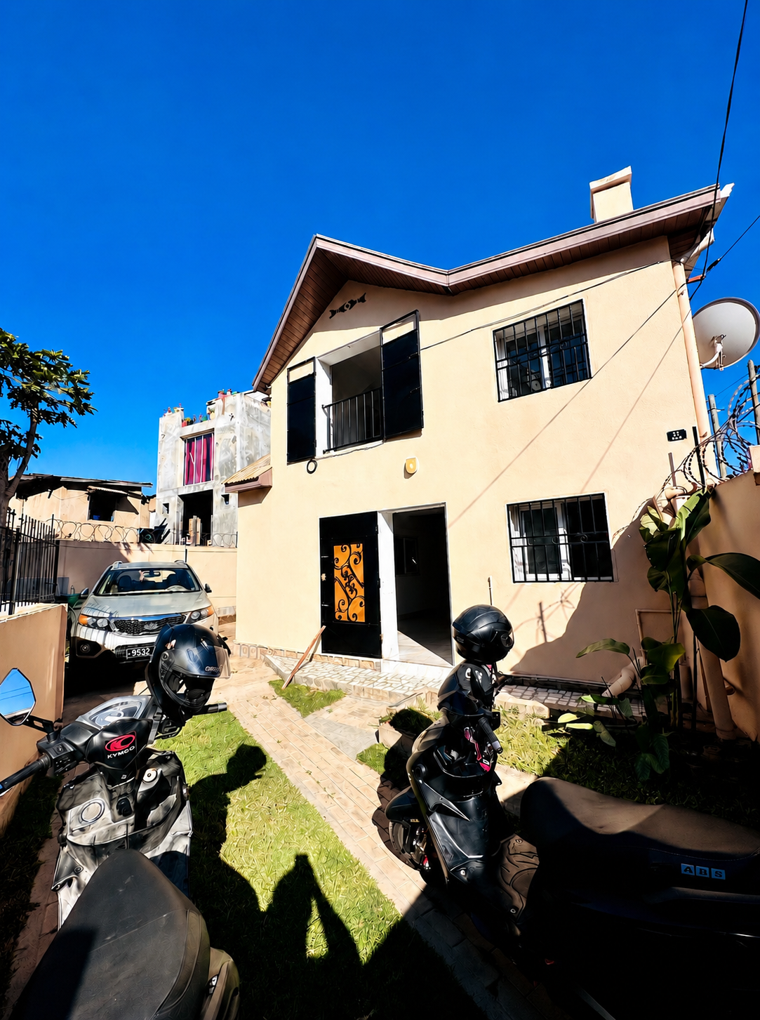 COMFORTABLE 2-BEDROOM HOUSE FOR RENT IN AMBATOBE | 7 min from the LFT