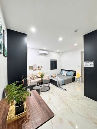 Nice, modern studio apartment in Ngoc Ha street, Ba Dinh district for rent