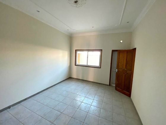 Spacious Villa (14 Rooms) for rent in Zinj BD.1200/-