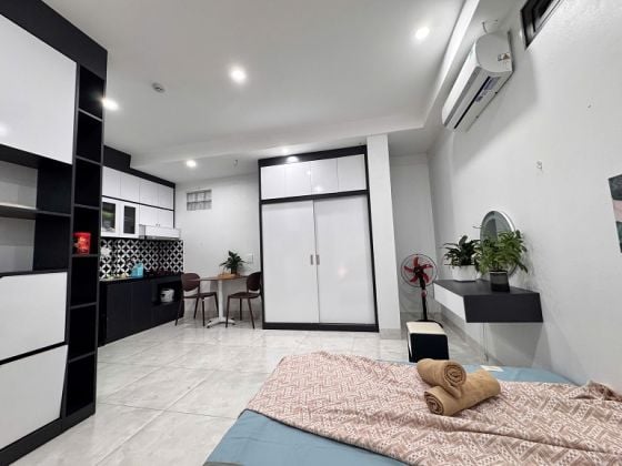 Nice, modern studio apartment in Ngoc Ha street, Ba Dinh district for rent