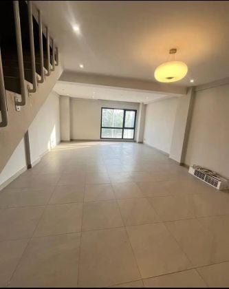 Apartamento dúplex en alquiler en Bonapriso, Douala. 