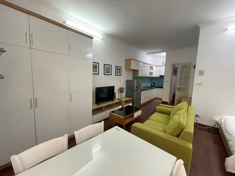 Cheap studio apartment in To Ngoc Van street, Tay Ho district for rent