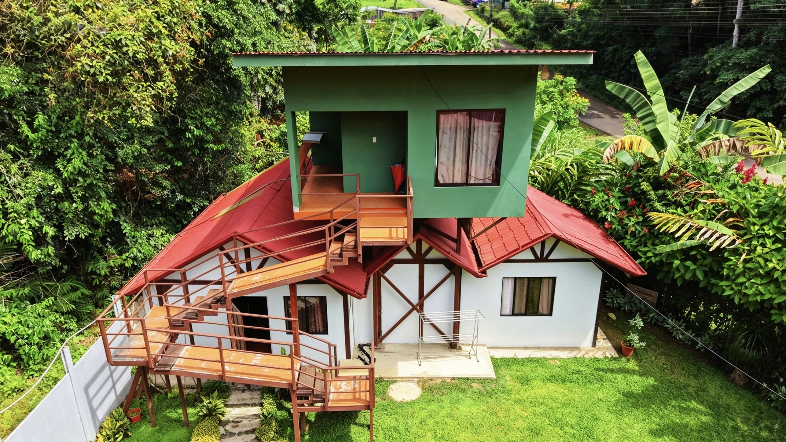 FOR SALE: INCOME PROPERTY WITH MAIN HOUSE AND 2 APARTMENTS IN DANIEL FLORES, PEREZ ZELEDON
