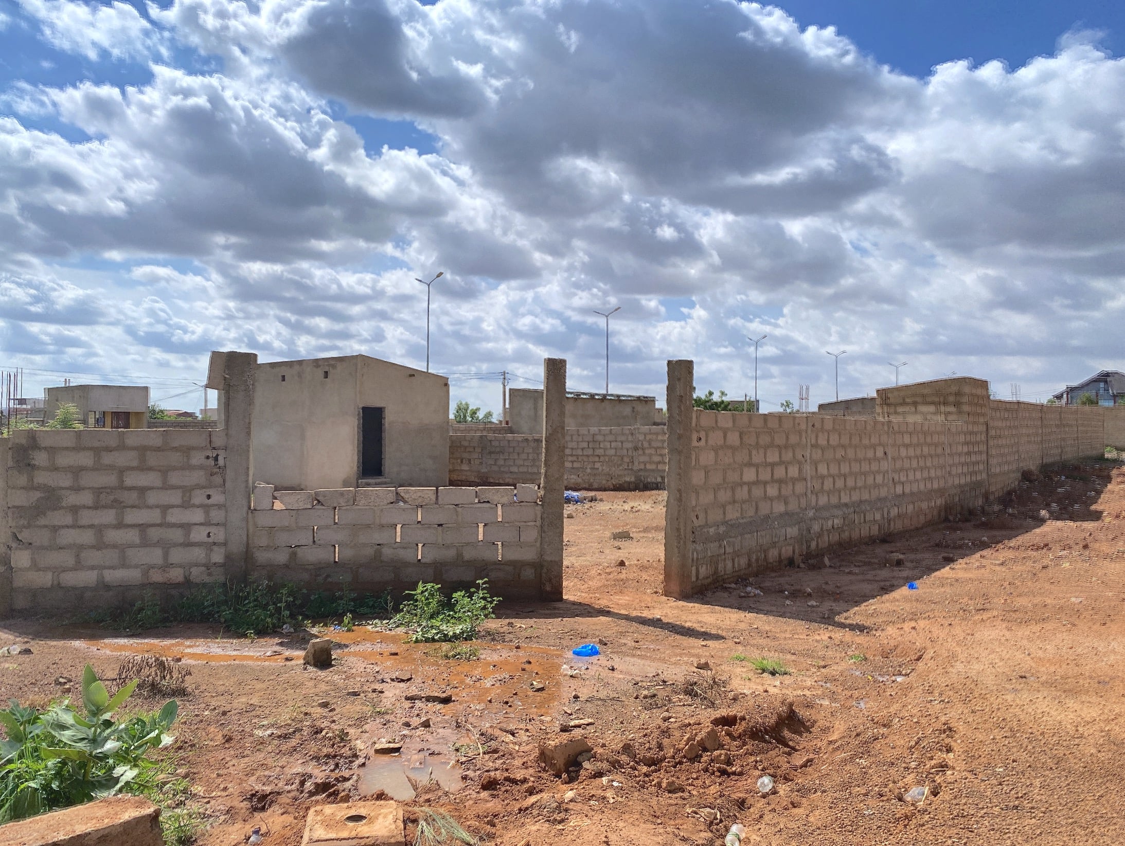 UNE PARCELLE DE TYPE PAN COUPE DE 437 M² EN LOCATION À OUAGA 2000 EXTENSION SUD SUR PERFECTOR IMMOBILIER