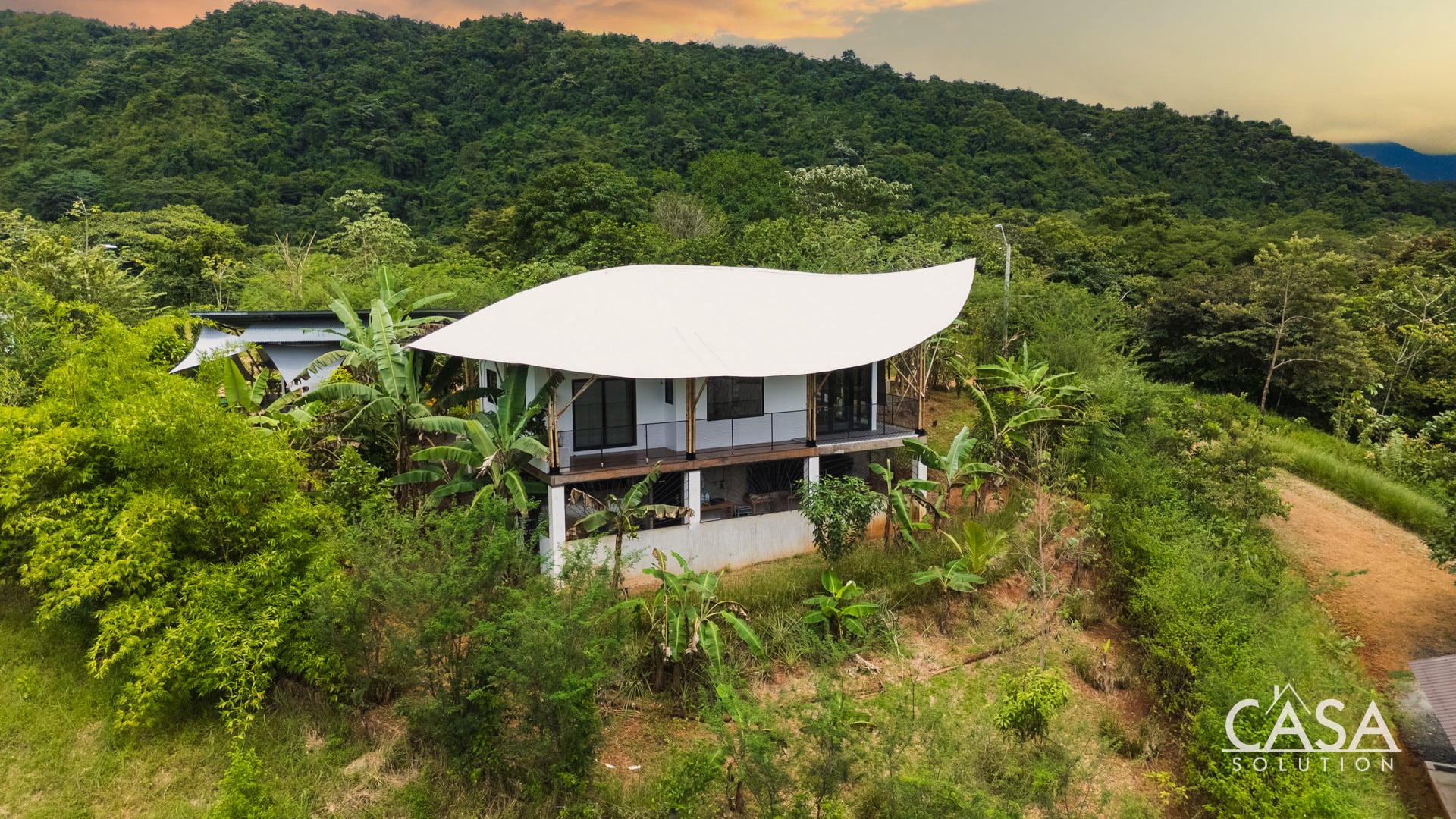Moving to Panama? Tropical house + Airbnb business ready to go.
