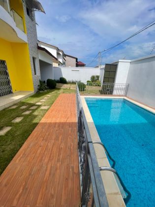 For sale in Bassam: 5-room villa + outbuilding + swimming pool 