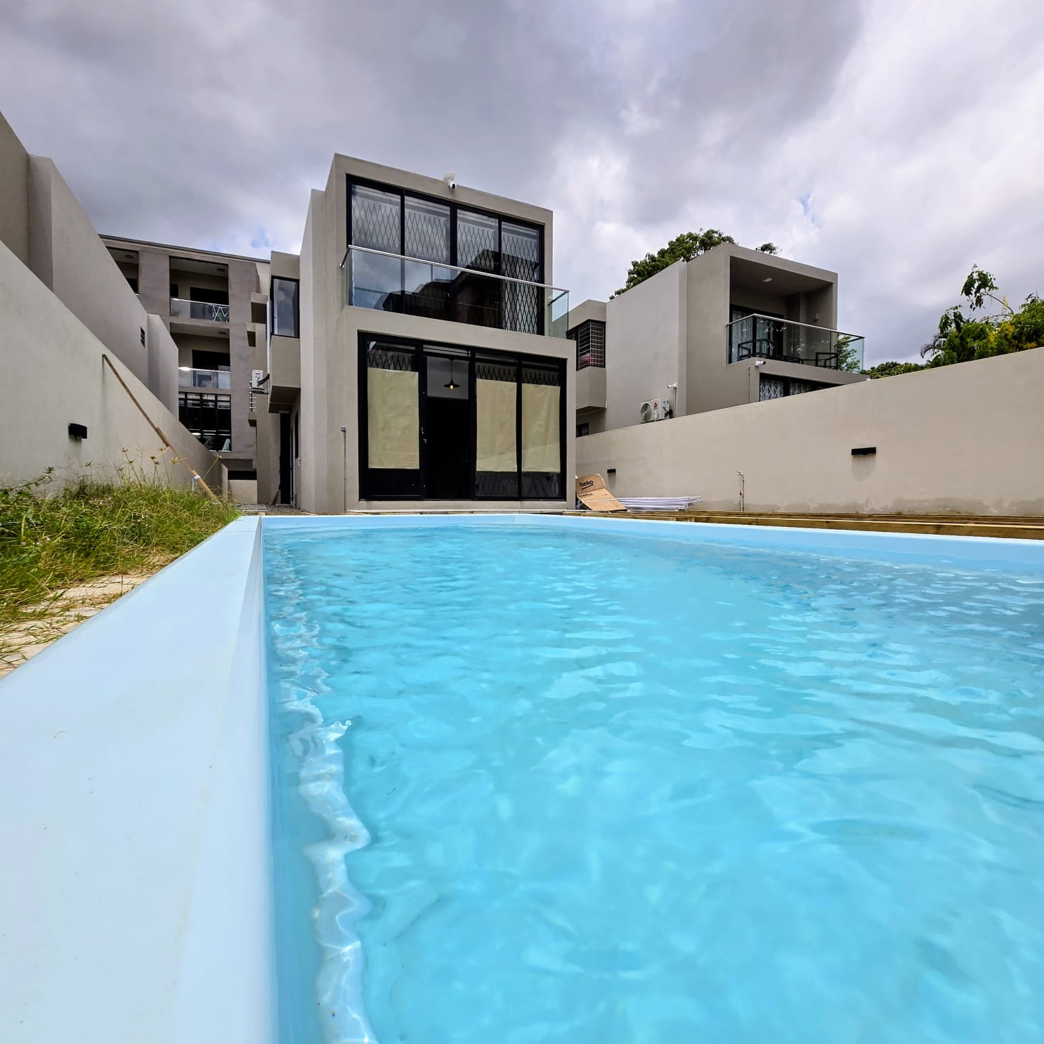 MODERN DETACHED Ref: MK-IM25817-NEL | Status: FOR RENT IN QUARTRE BRONES
