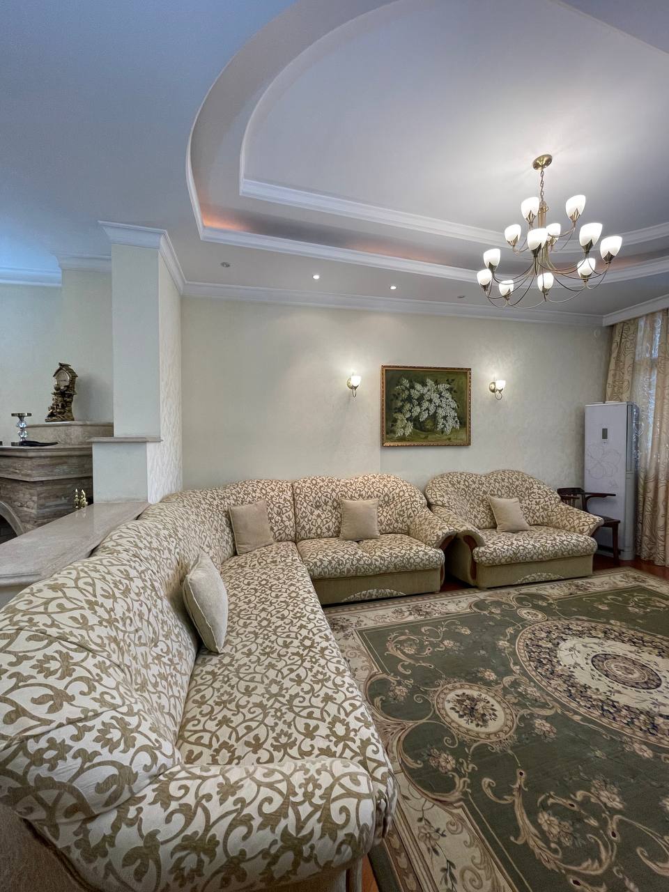 Comfortable 5 bedrooms and 4 bathrooms house of 420 sq.m. In Central Tashkent
