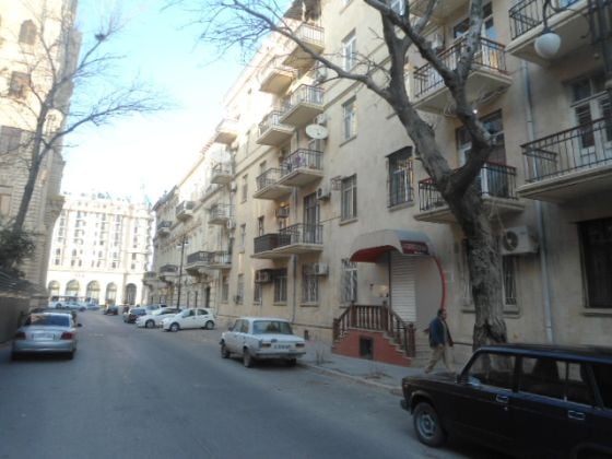 2 BDR near Four Season Hotel & Old City