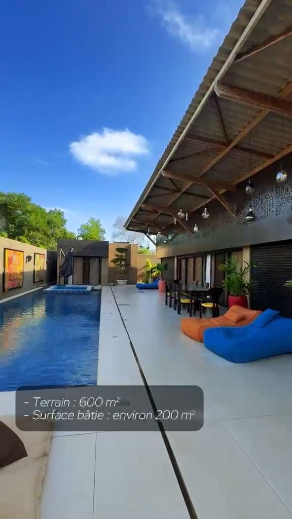 Assinie - Villa en venta con 5 habitaciones + edificio anexo + piscina 