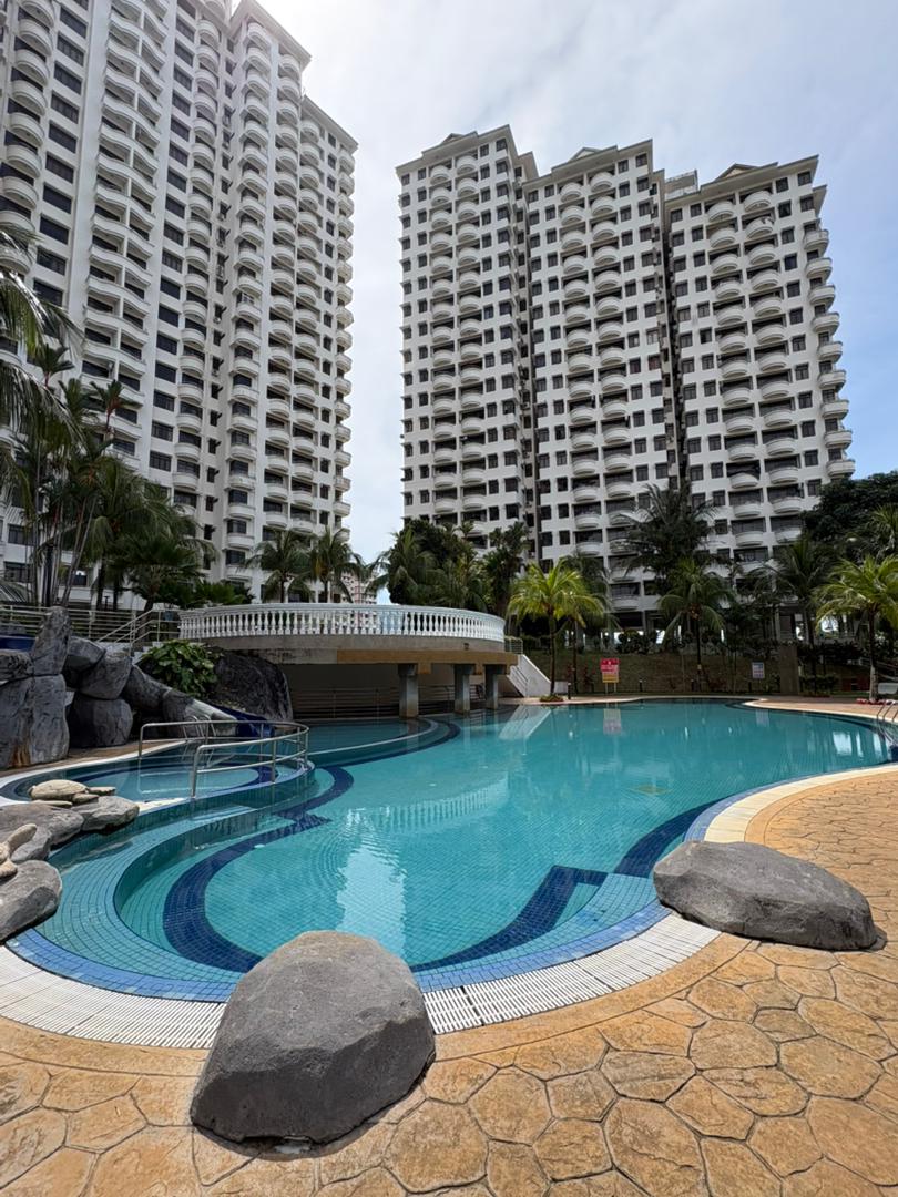 Peaceful Coastal Living Condominium for sale in Batu Feringghi