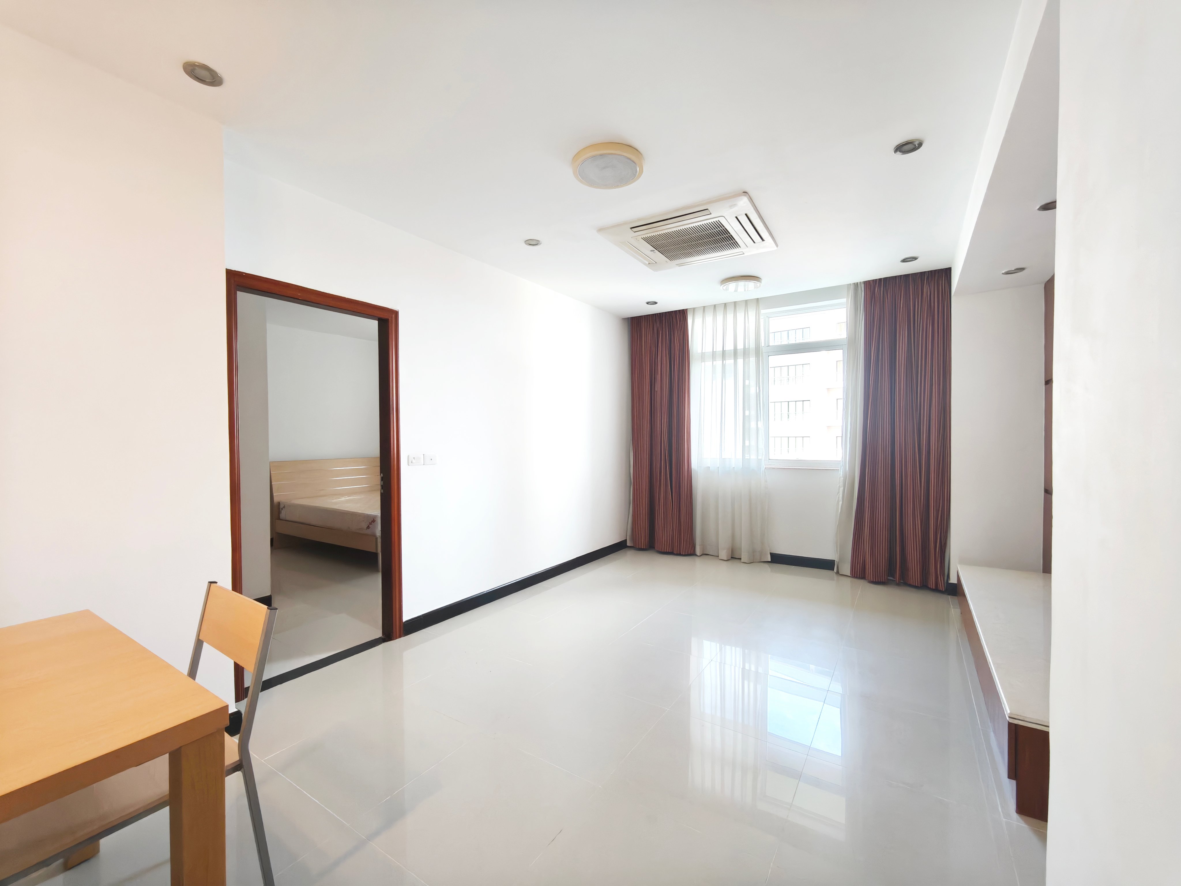 2 Bedrooms, 2 Bathrooms Unit Condo For Rent - Partial Unit & Special Offer