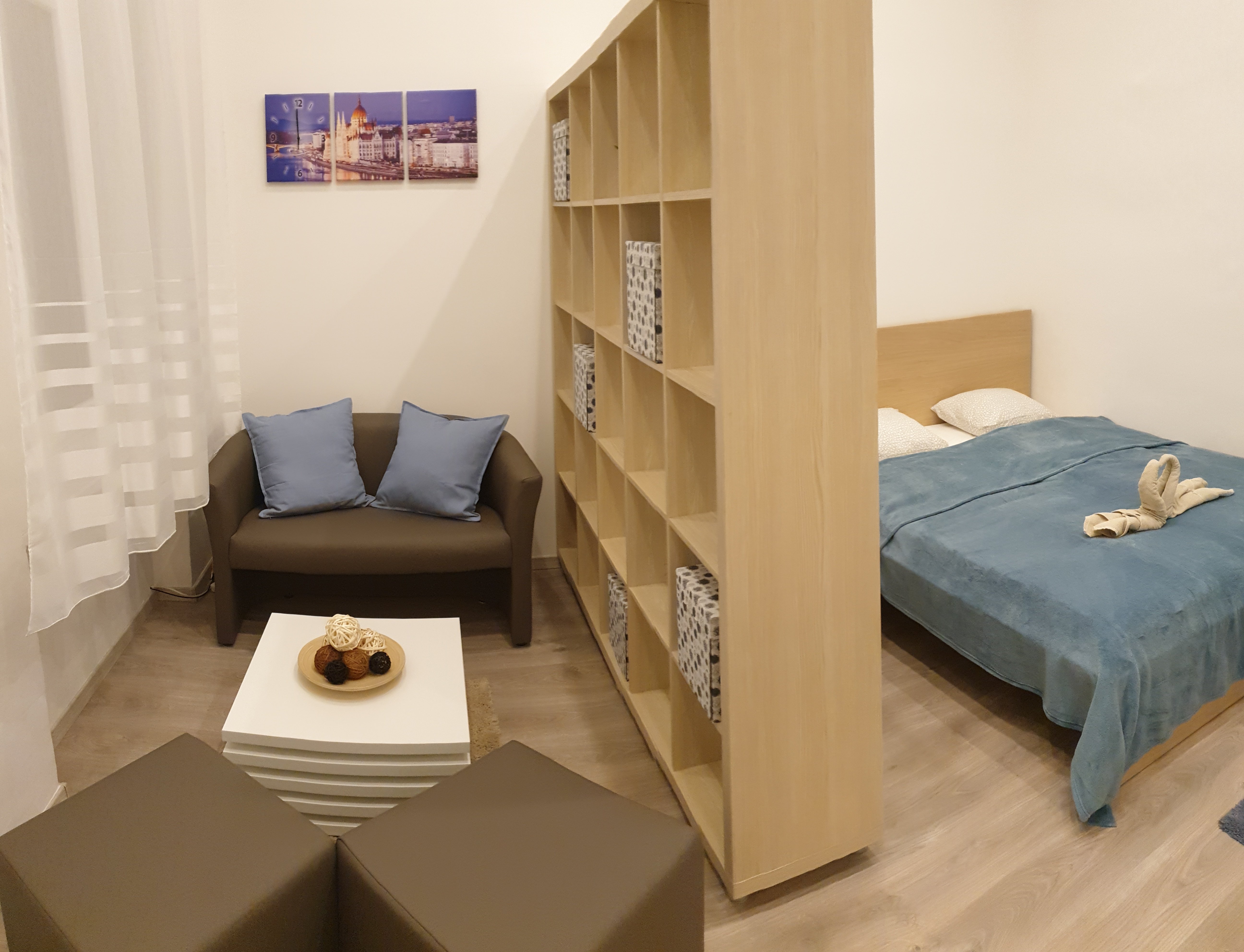 Se vende: Estudio reformado en la calle Ráday – 25 m² + 4 m² de galería-dormitorio.