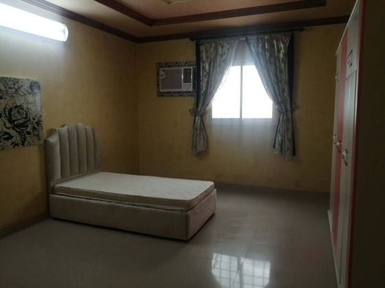 ROOM FOR RENT WITH INSTALLED AC AND OWNED TOILET semi furnished