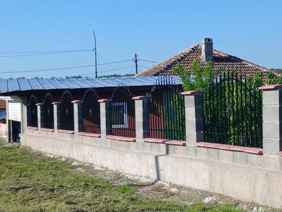 Ready-to-move-in Country House for Sale in Preselentsi, Dobrich Region ...