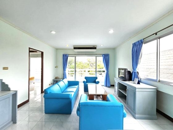 AMAZING PRICE FOR THIS 2 BEDROOM BEACH CONDO (124 SQM) ON MAE RAMPHUENG ...