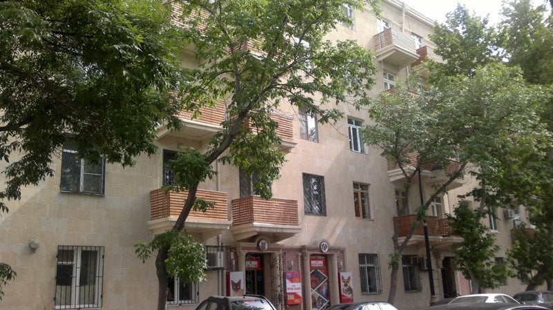 1 BDR flat near Russian embassy.