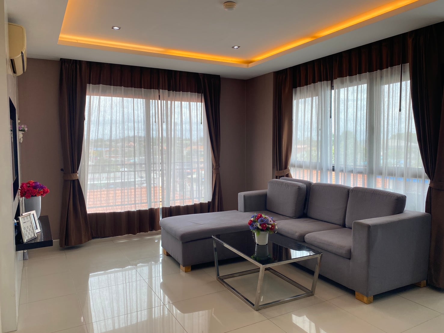 Condo 51 sqm Corner unit, High Floor for Rent Close to South Pattaya.