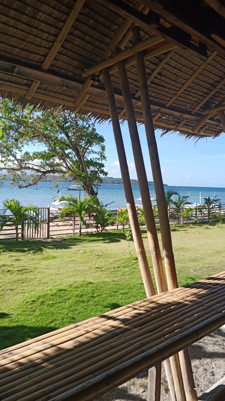 Beachfront Tropical Home with Solar Power, Cabilao Island, Bohol