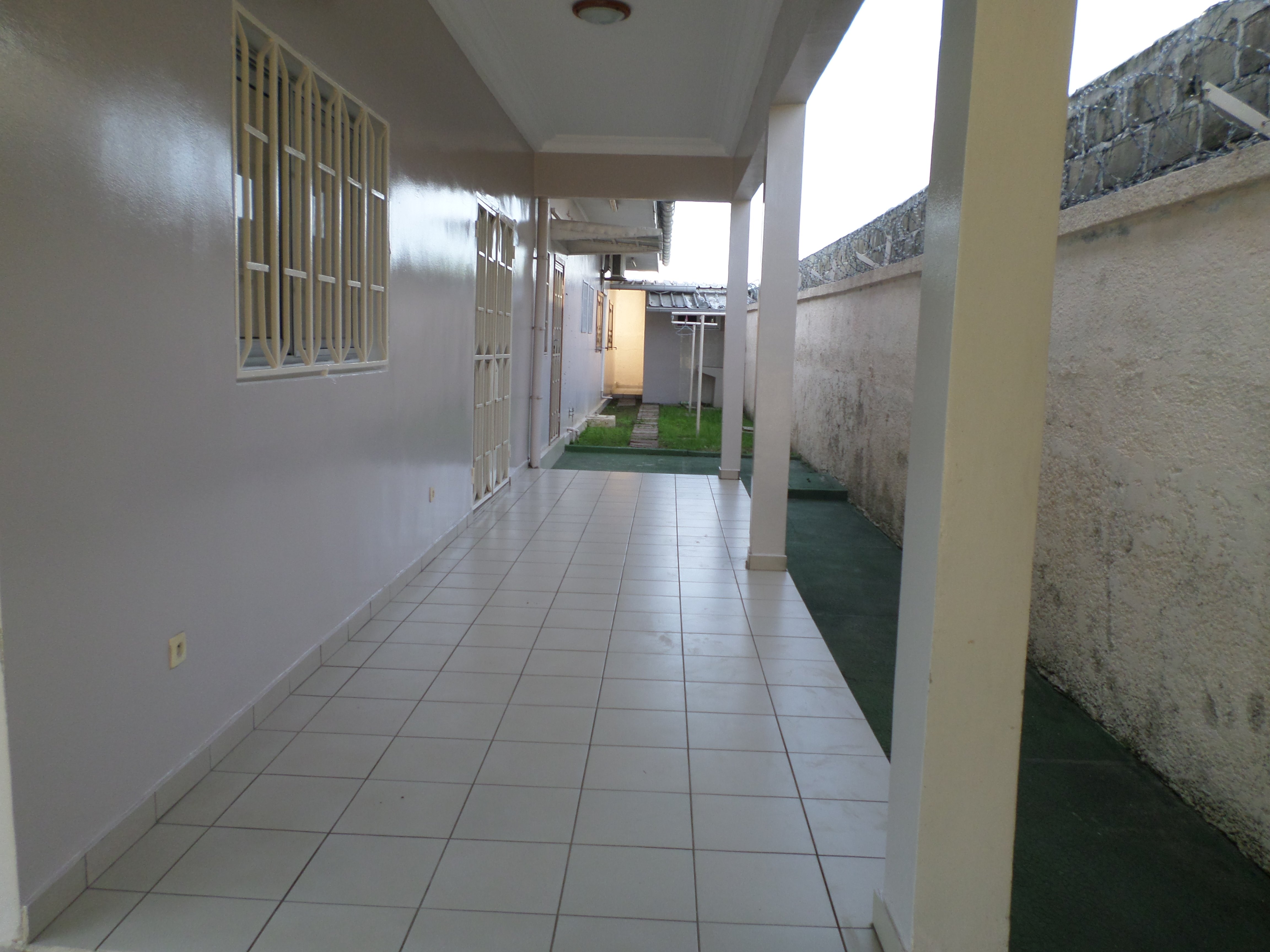 GRANDE VILLA CLIMATISEE DE 2 CHAMBRES A LA SABLIERE