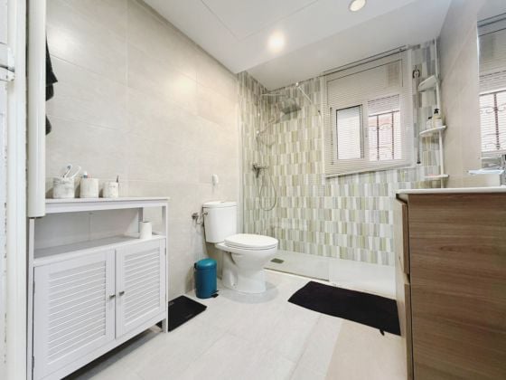 Beautiful ground-floor apartment for sale with 3 bedrooms (2 double, 1 ...