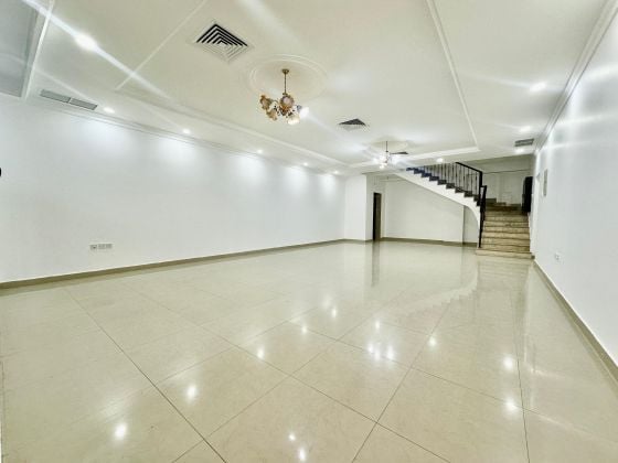 Triplex Villa for rent in Rumaithya