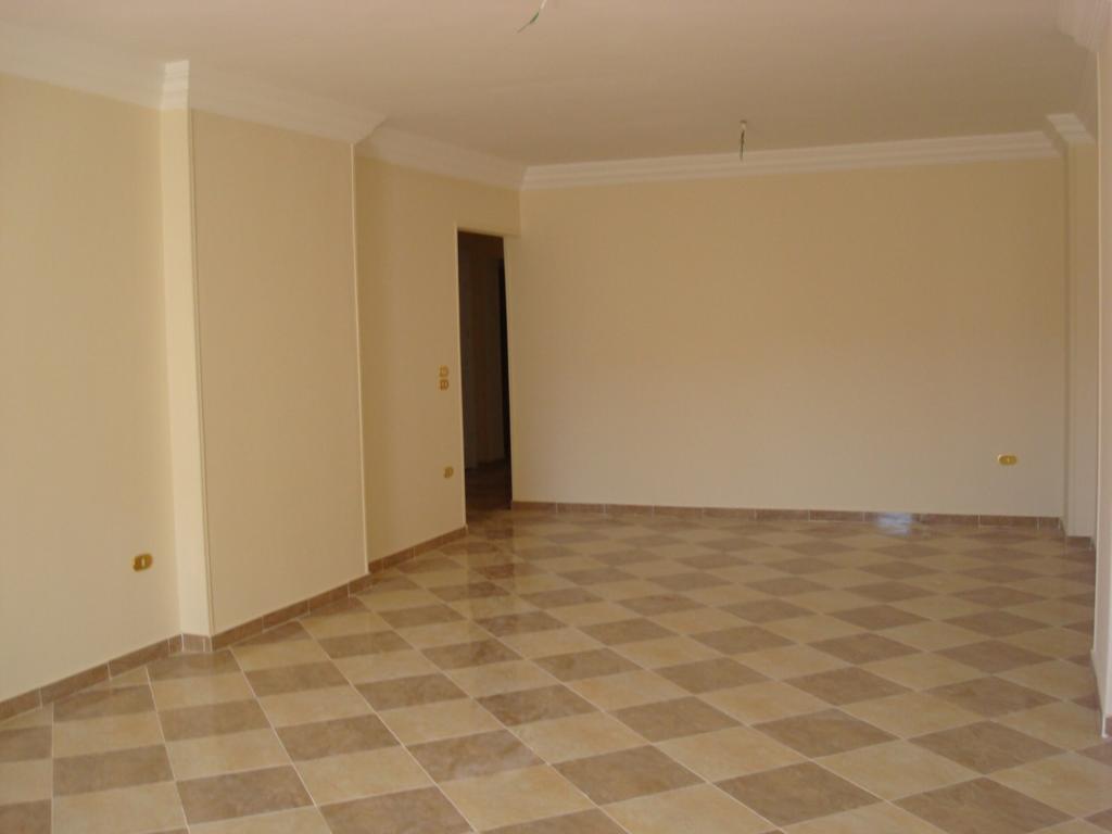 Spacious 3-Bedroom Apartment Near the Corniche – Alexandria, Egypt