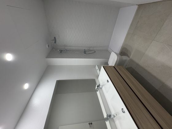Brand new 3beds/2 bath apartment ready to move in